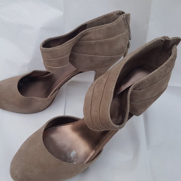 Beige/ Tan Suede- BCBG heels- size 9M - Picture 1 of 4